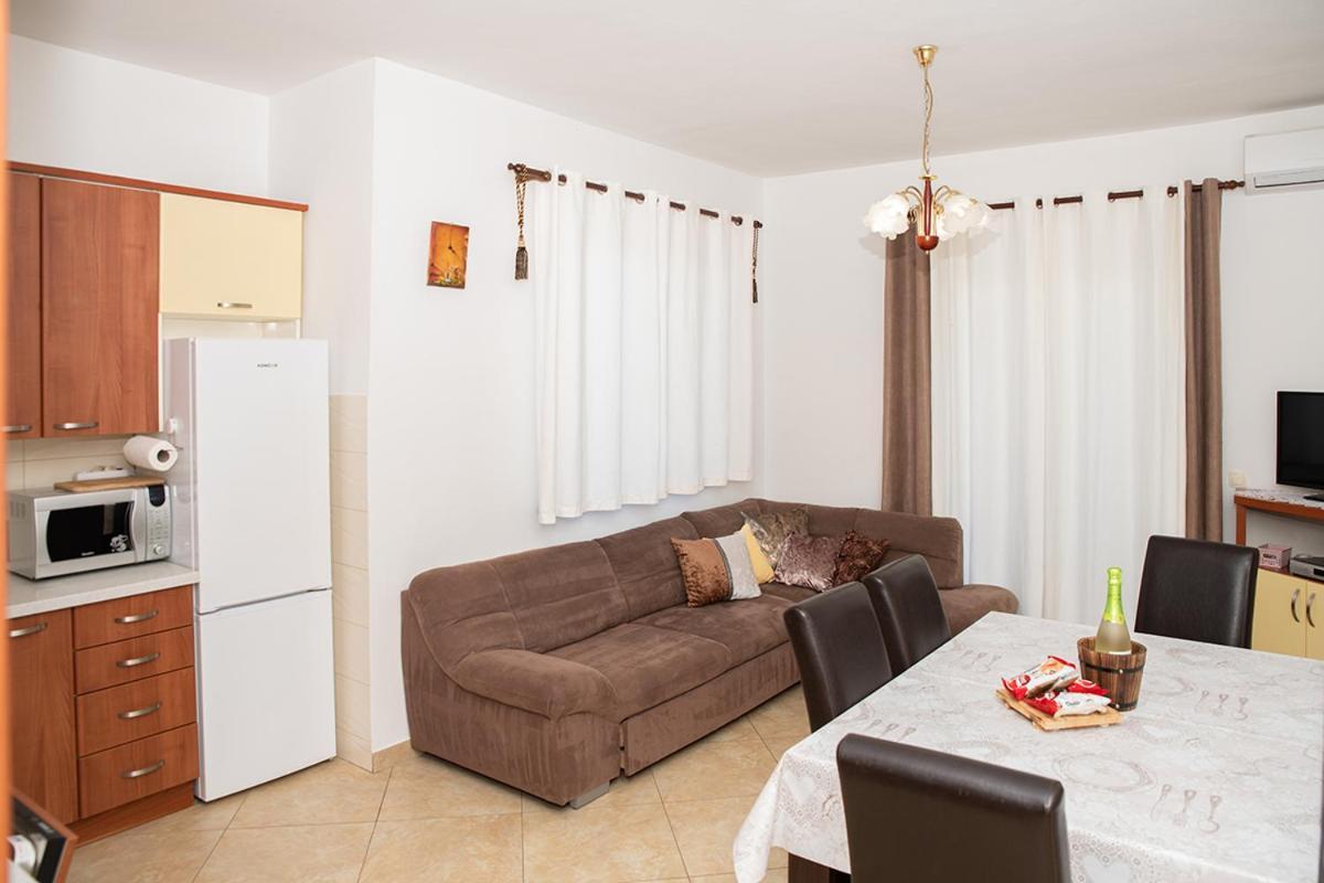 Apartman Mira I Denis Supetarska Draga Luaran gambar